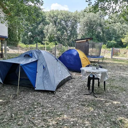 Kemping Exit With Bungalow, Mobile Home, Tents, And Empty Spots With Private Acces To The